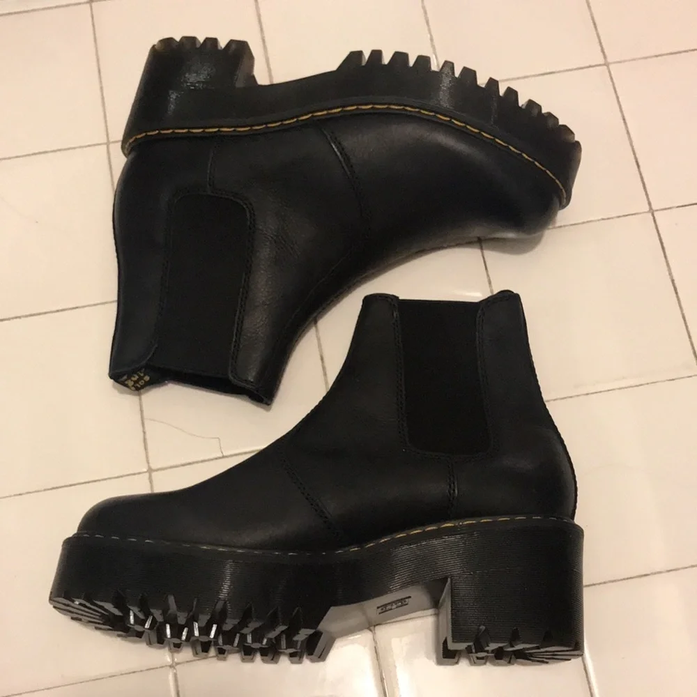 New Dr Martens Rometty Black Boots Size 7, 9